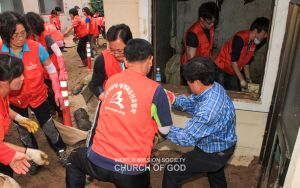 수해복구-온천천과 장안읍 일대-부산기장 하나님의교회.jpg