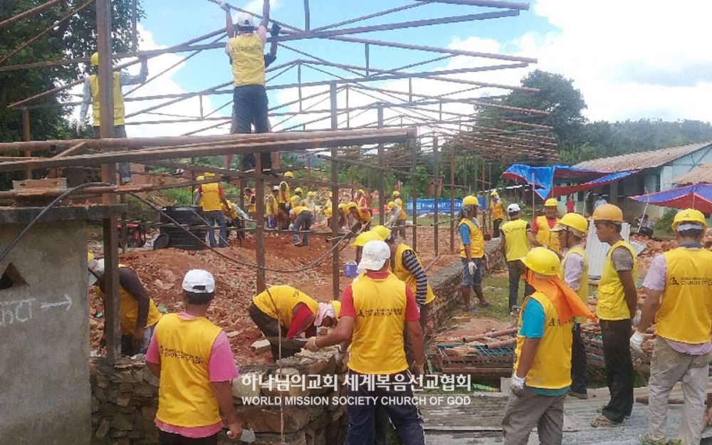 카브레팔란초크 슈리바와니 초중등학교 재건 공사 현장