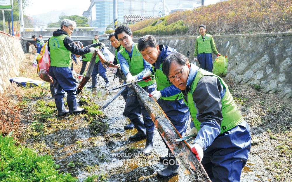 분당구 이매동에서 진행한 2753차 전 세계 지구환경정화운동