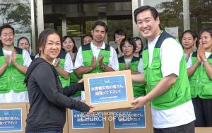 일본 오사카 외 하나님의 교회-폭우피해민돕기 물품기증.jpg