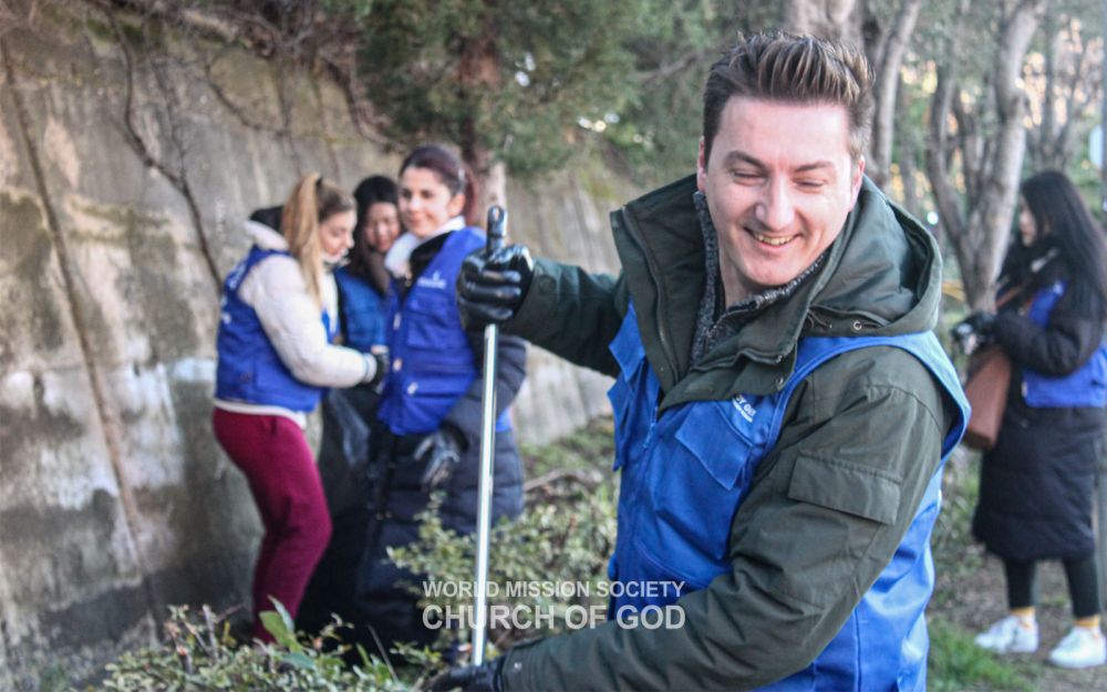 카포디스트리안대학교 일대 환경정화