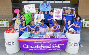 미국 UT 솔트레이크시티 하나님의 교회-음식기부행사.jpg