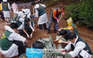 서울관악 하나님의 교회-국립국악원 수해복구.jpg