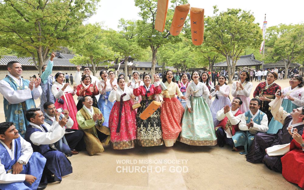 한국문화 체험에 나선 해외성도 방문단