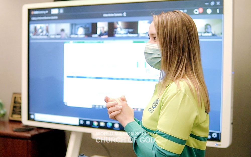 Green Workplace 세미나를 진행 중인 ASEZ WAO 회원(미국 뉴윈저)